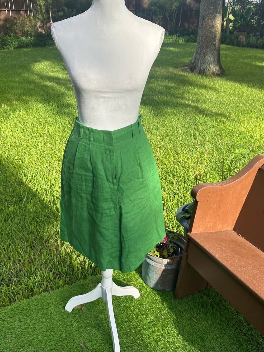 Boden Kelly Green Flat-Front Linen Shorts